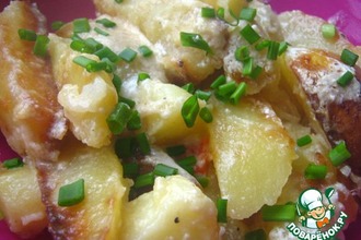 Рецепт: Картофель под сметанно-сырным соусом