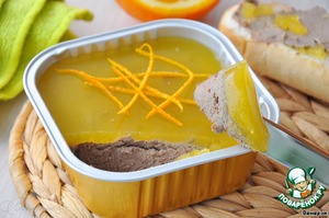 The chicken liver pate with orange jelly