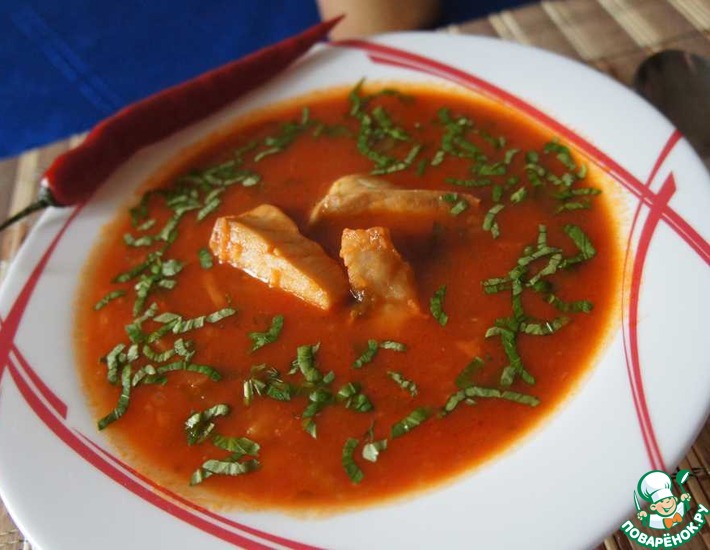 Рецепт: Острый томатный суп с рыбой