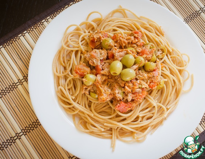 Рецепт: Цельнозерновые спагетти с тунцом