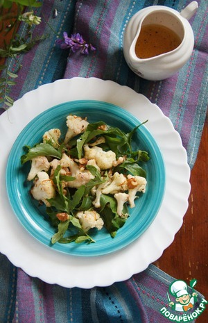Рецепт Салат из запечённой цветной капусты с рукколой и орехами