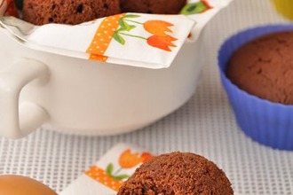 Рецепт: Шоколадные кексы «Пасхальные яйца» в яичной скорлупе