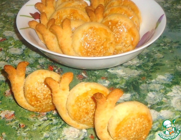 Рецепт: Сырно-кунжутное печенье Улитки