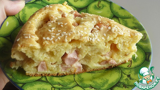 Ленивый пирог с колбасой и сыром