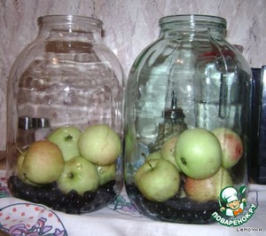 Компот из яблок и черноплодной рябины на зиму