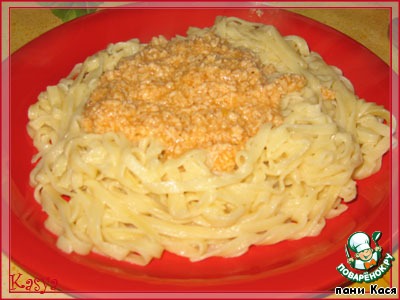 Pasta with chicken sauce