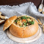 Густой хлебный суп с фасолью и грибами