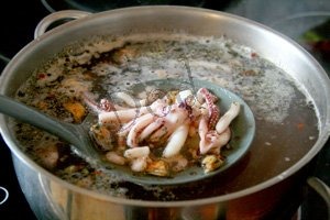 Суп из морского коктейля – кулинарный рецепт