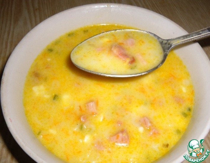 Рецепт: Сырный суп без картошки с копченостями