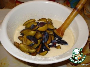 Шарлотка со сливами — простые пошаговые рецепты в домашних условиях