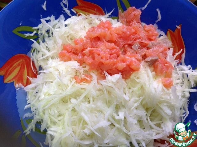 Новогодний слоеный салат с крабовыми палочками «Снежная королева»