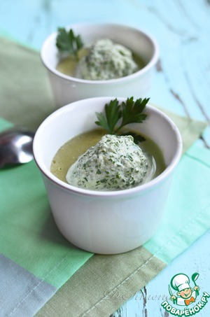 Рецепт Крем-суп из шпината и порея с мороженым из петрушки