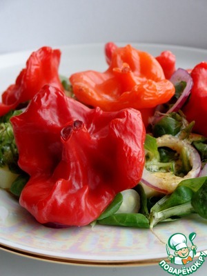 Рецепт Зелёный салат с мини-перчиками, фаршированными крабовыми палочками