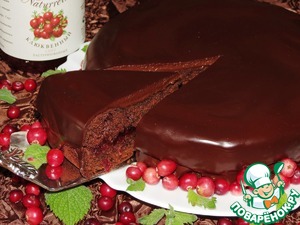 Рецепт Шоколадный торт с клюквенной начинкой