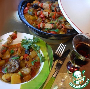 Рецепт Индюшачьи сердечки с фасолью и осенними овощами (свежими и маринованными) в тажине