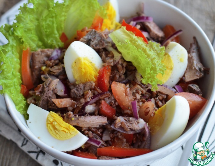 Рецепт: Салат с тунцом и красным рисом