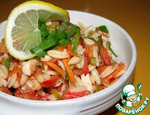 Рецепт Салат из морепродуктов с овощами и лапшой орзо