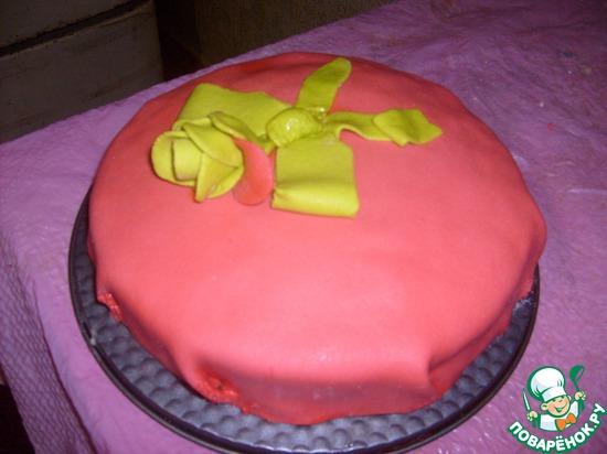 Бисквит с заварным кремом украшенный мастикой