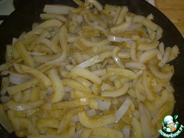 Приготовление кальмаров на сковороде с луком. Картошка с кальмарами в сметане.