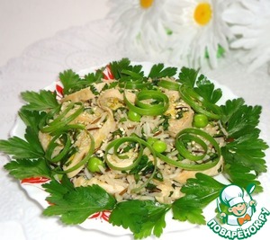 Рецепт Куриный салат с рисом и зелёным горошком