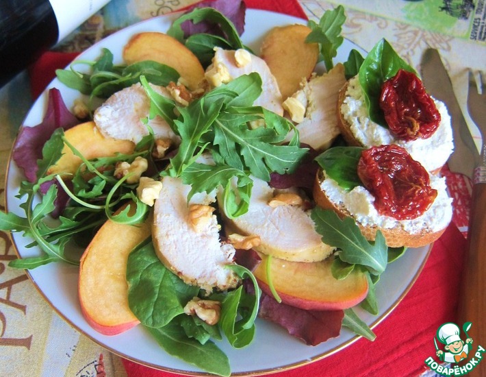 Рецепт: Салат с курицей и персиками в итальянском стиле