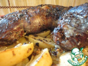 Рецепт Свиная вырезка чесночно-розмариновая с картофелем и яблоком