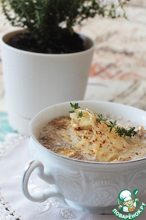 Рецепт Грибной суп с трюфельным маслом и пармезановыми чипсами