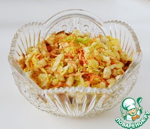 Рецепт Салат из пекинской капусты с чесночными сухариками
