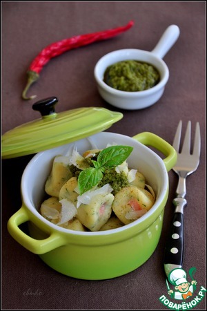 Рецепт Картофельные ньокки с малосольным лососем и пармезаном