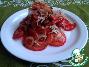 Рецепт Салат из помидоров и лука с базиликом