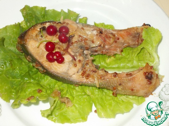 лосось в маринаде из красной смородины