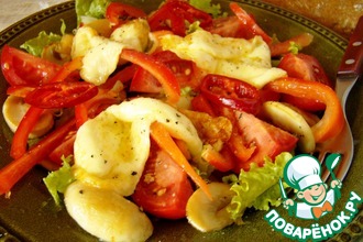 Рецепт: Салат из сулугуни с овощами