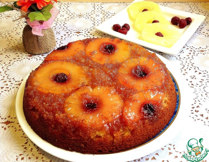 Рецепт: Перевёрнутый пирог с ананасами и вишней