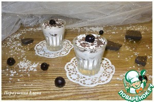 Рецепт Сметанный десерт с черной смородиной "Ягоды в снегу"