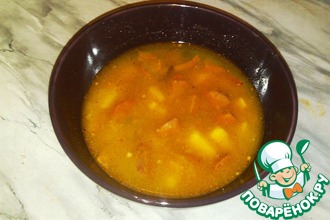 Рецепт: Пикантный суп с фасолью и копчеными колбасками