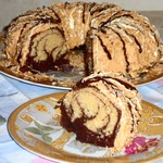 Ванильно-шоколадный кекс с соусом и кокосом
