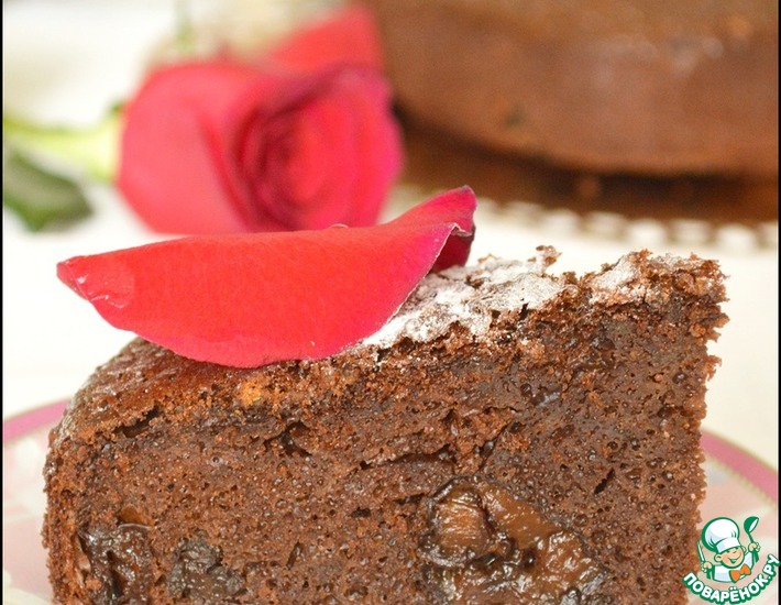 Рецепт: Шоколадный пирог с черносливом