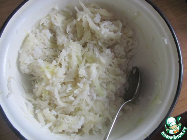 Капуста с рисом сколько калорий. Треугольник из капусты с рисом.