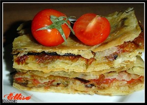 Pie pita with vegetables and mushrooms