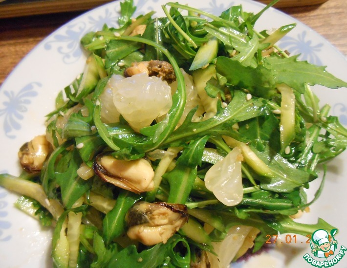 Салат с мидиями и огурцом — рецепт с фото