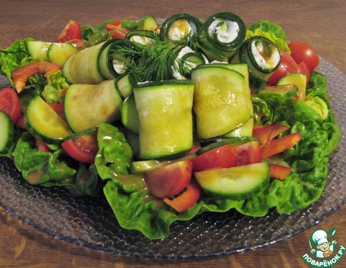 Рецепт: Салат с фаршированными цуккини