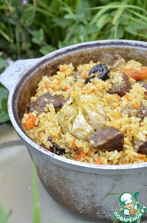 Рецепт Плов на костре с телятиной черносливом и курагой