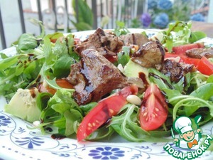 Рецепт Теплый салат с куриной печенью и овощами