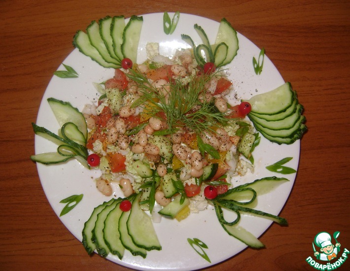 Рецепт: Овощной салат с фасолью