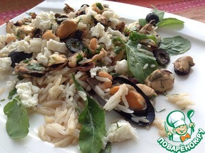 Рецепт Теплый салат с рисом и морским коктейлем