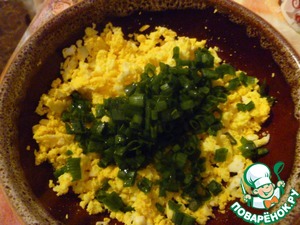 Слоеные пирожки с яйцом и зеленым луком (дуэль) – пошаговый рецепт с фотографиями