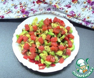 Рецепт Легкий салат с семгой и овощами