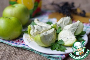 Рецепт Яблочные дольки с селедочным кремом