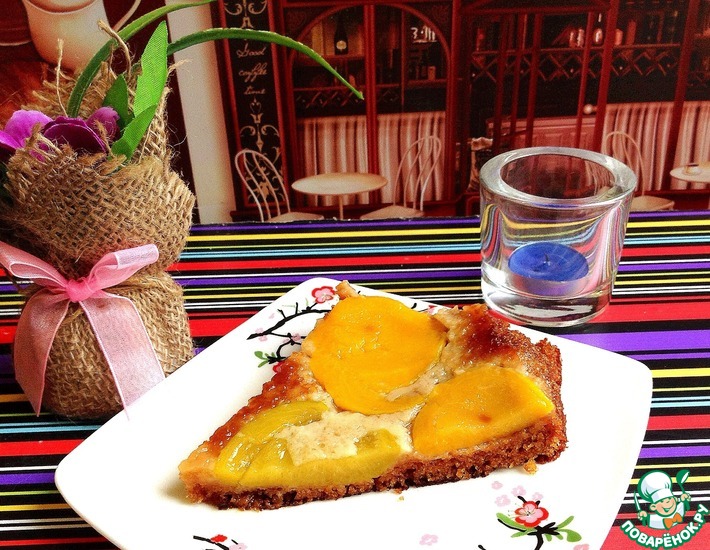 Рецепт: Десерт-пирог медовый с персиками