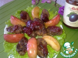 Рецепт Салат из куриной печени с карамелизованными яблоками и сливовым соусом D'arbo